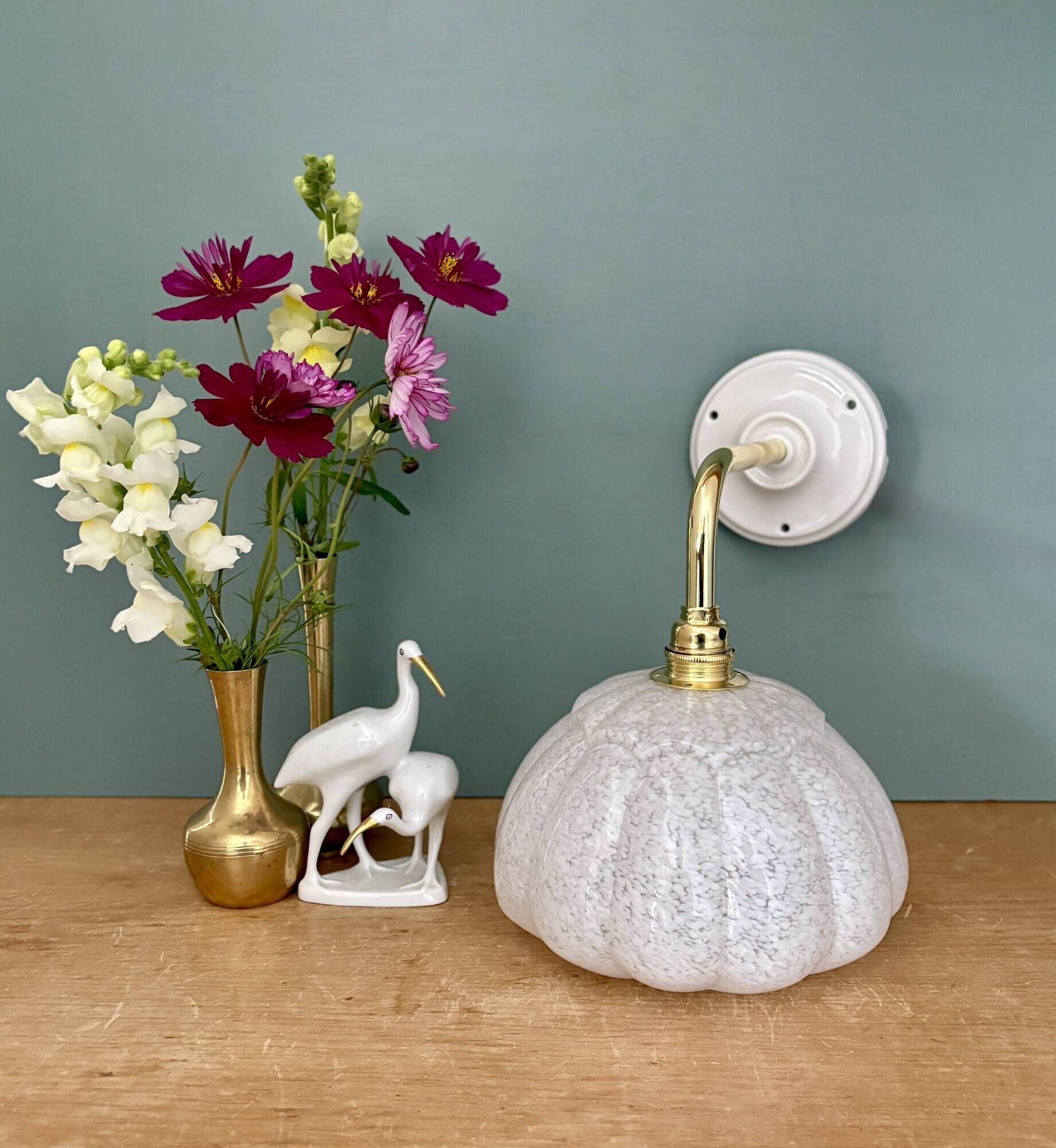 Vintage glass wall light with a curved arm from Clichy, white.