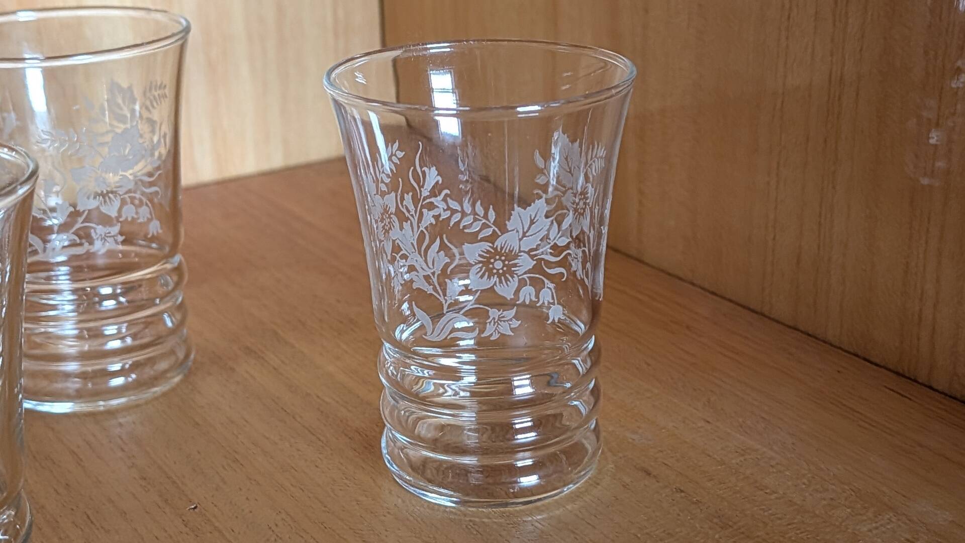 6 verres à eau gravés