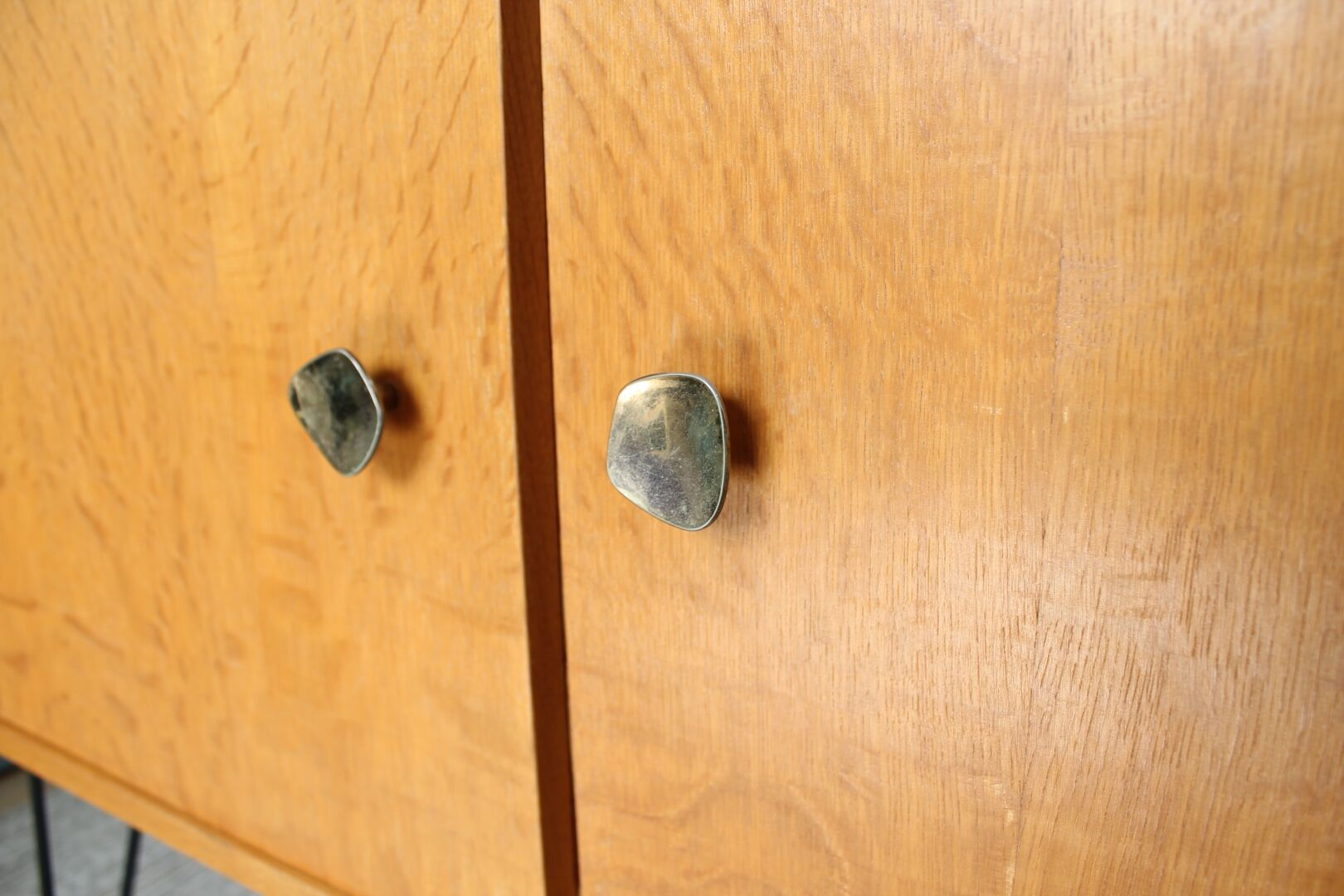 Buffet down vintage needle feet