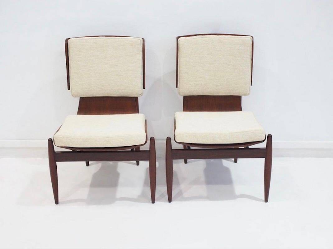 Pair of modernist Italian wooden accent chairs by Barovero.