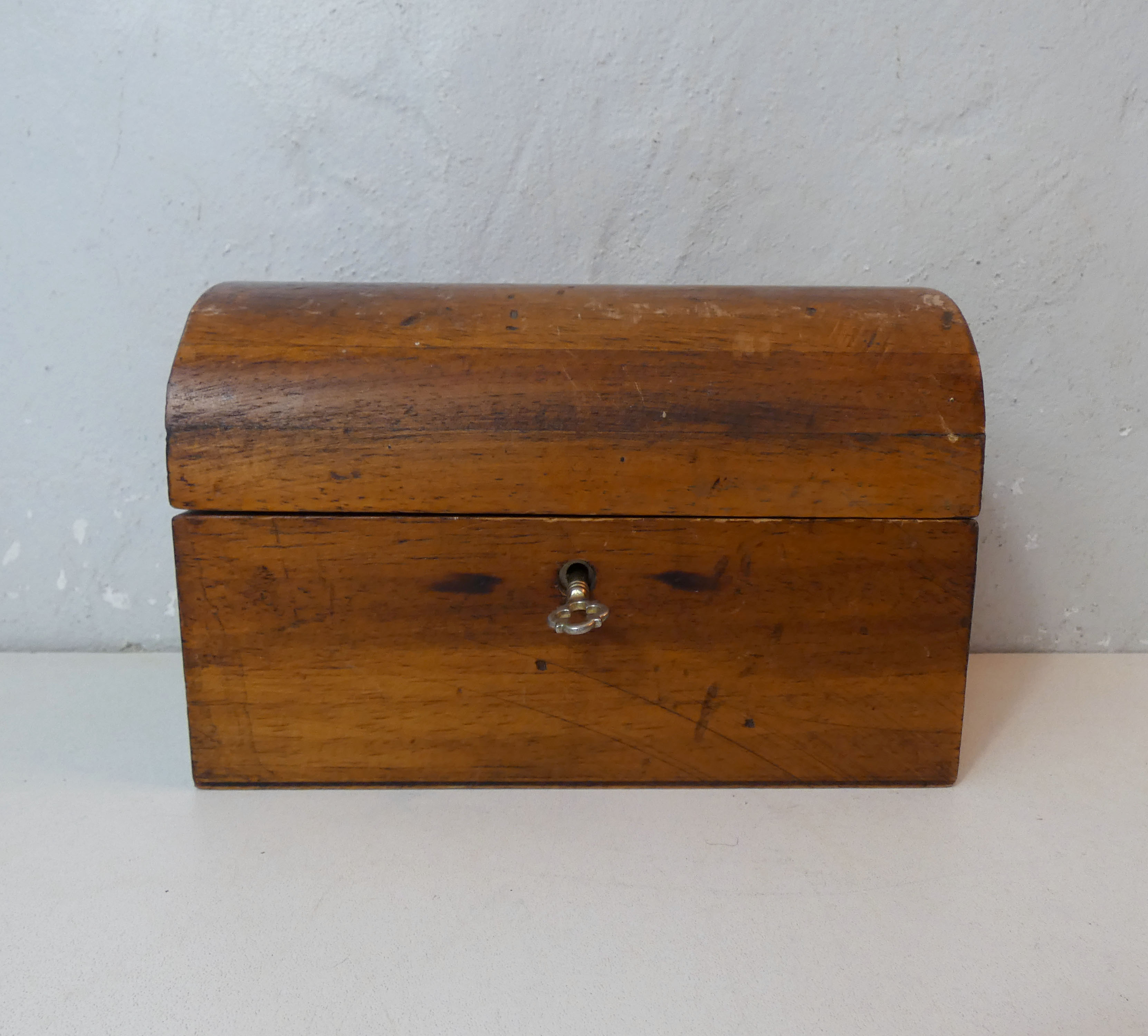 old wooden box vintage jewelry box