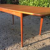Table de salle à manger en teck scandinave