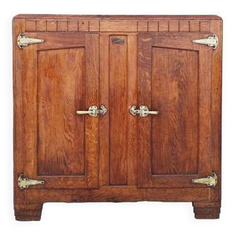 Butcher's buffet ice chest from the Art Deco period in oak