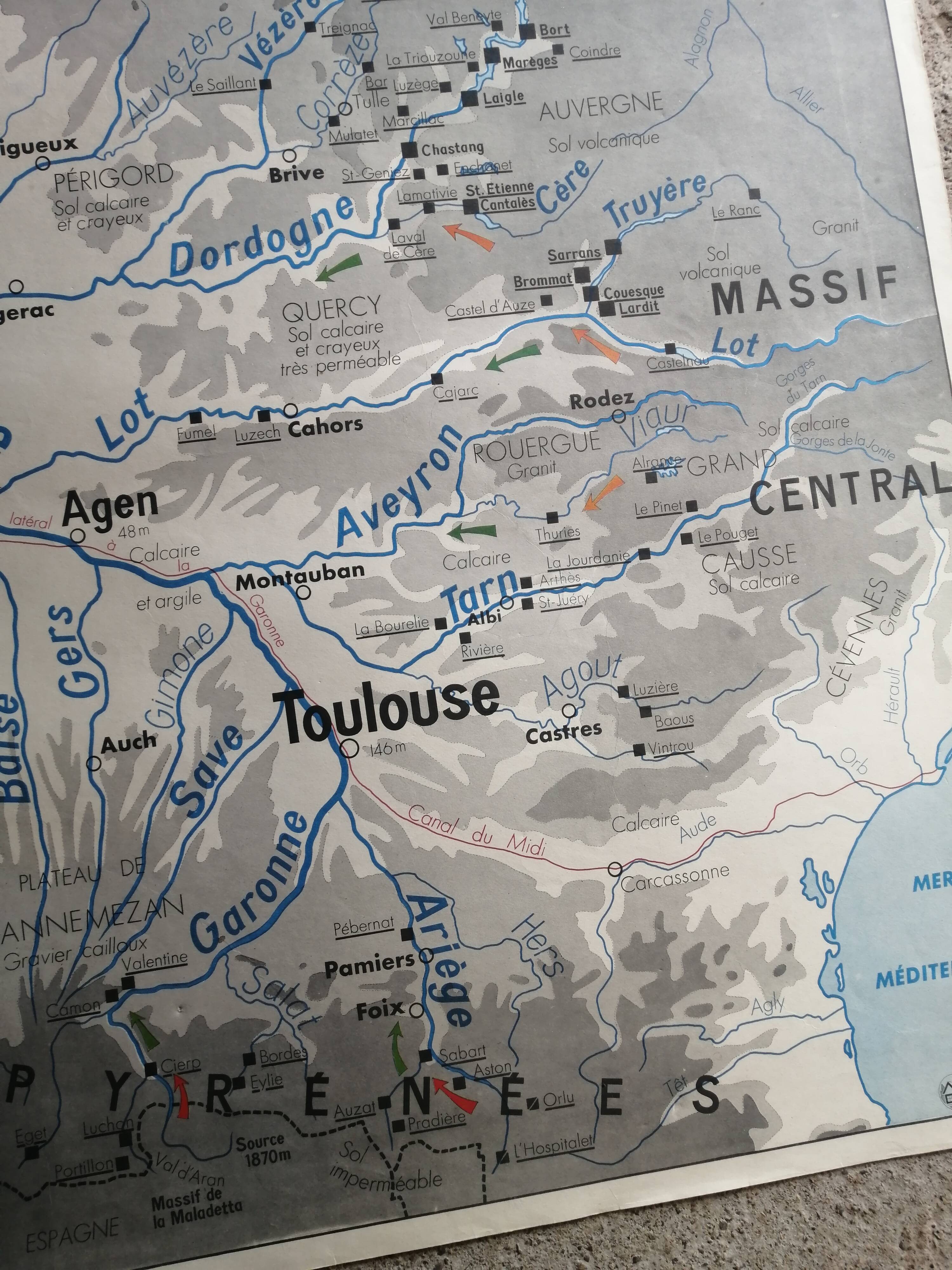 Old MDI school map: France “Industrial crops and forests”