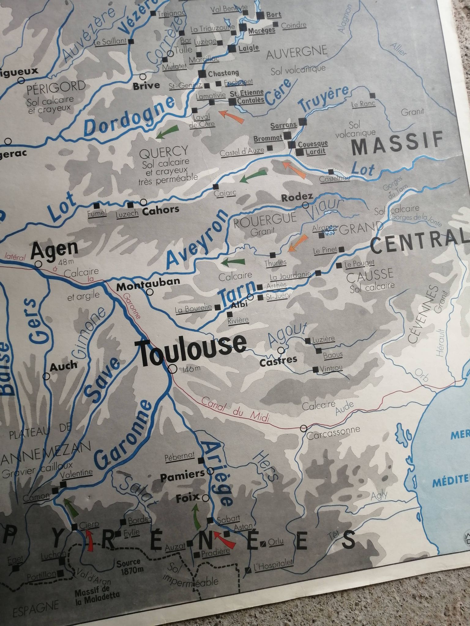 Old MDI school map: France “Industrial crops and forests”