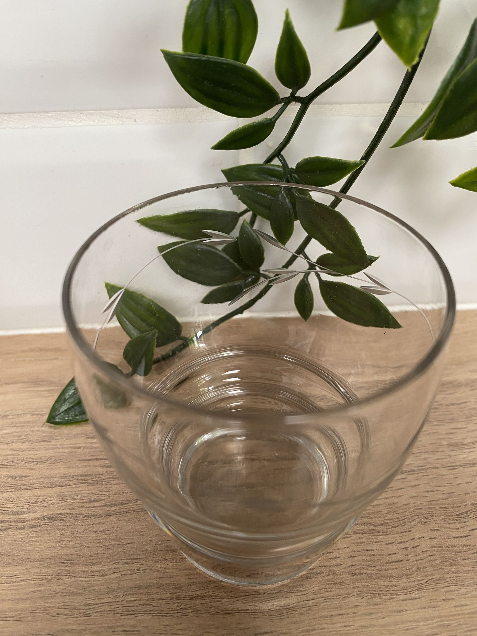 Set of 6 engraved glass wine glasses