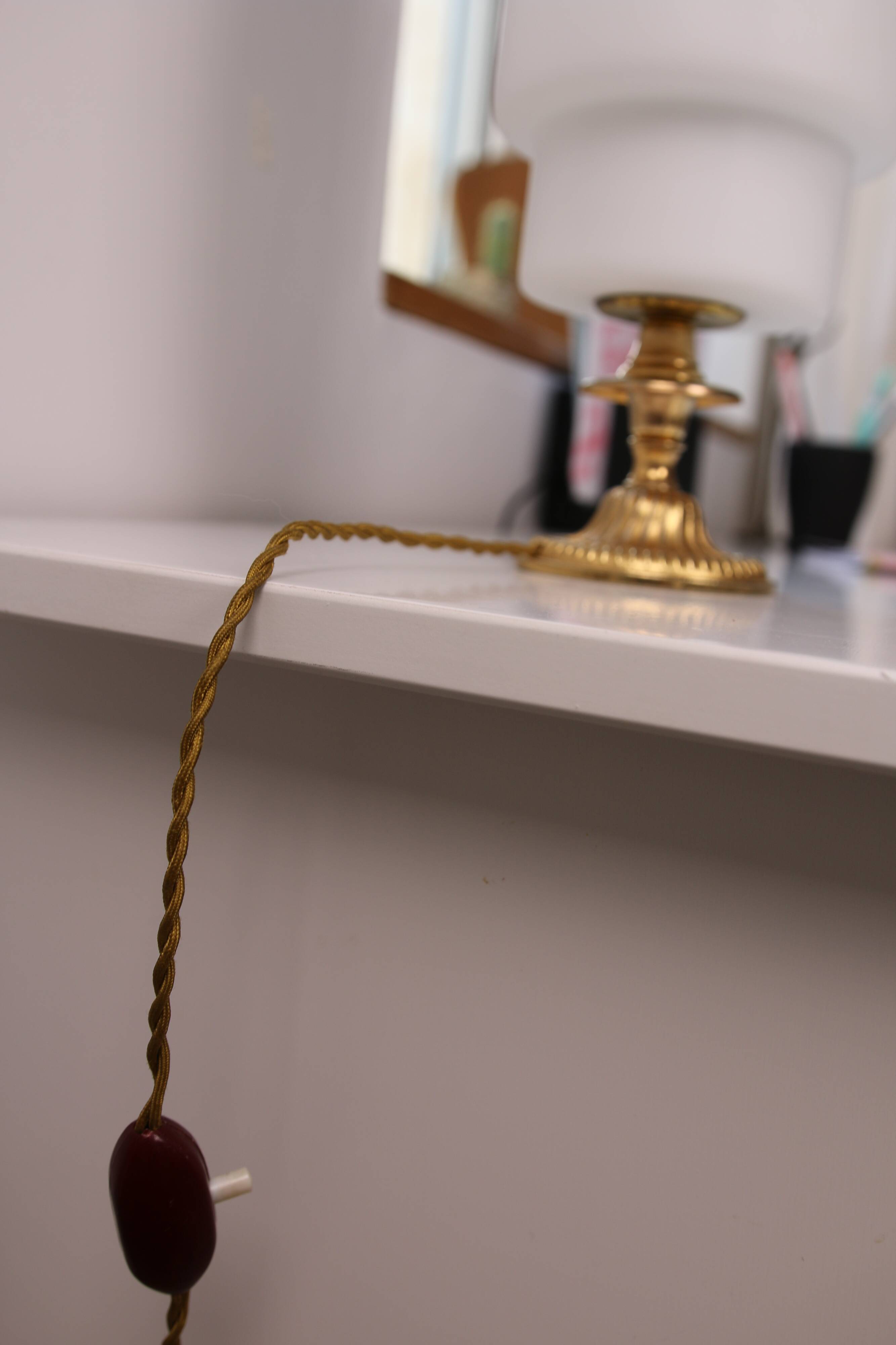 Vintage gold metal opaline lamp