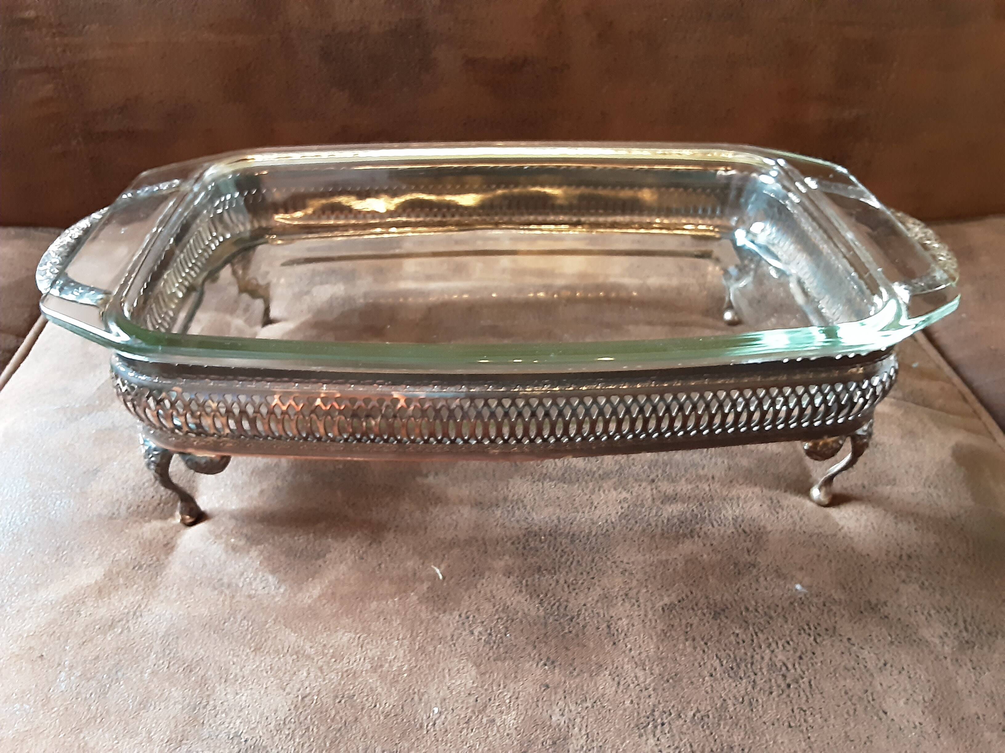 Pyrex dish on metal support