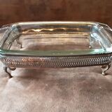 Pyrex dish on metal support