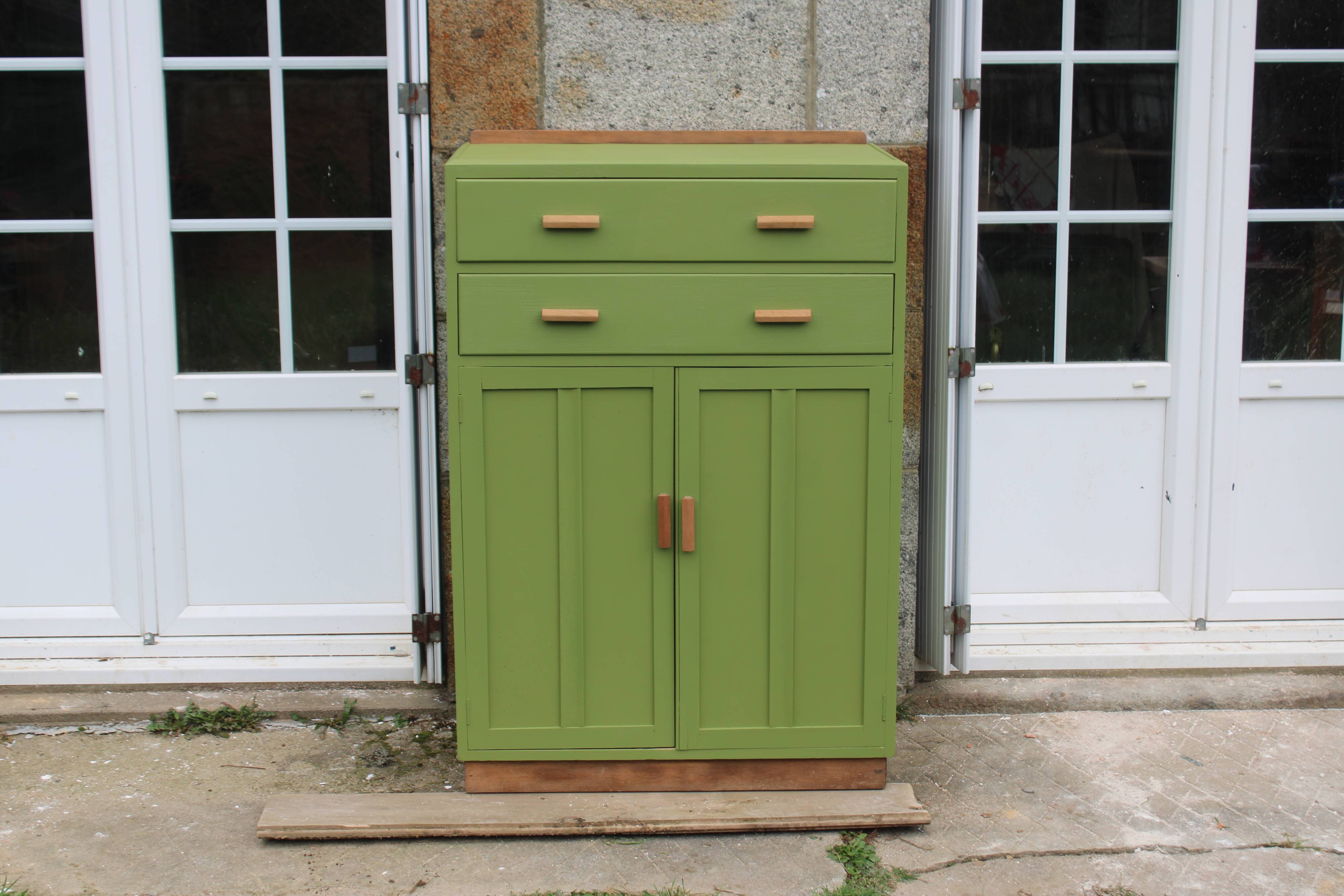Renovated antique buffet – Herbarium Green (Libéron)