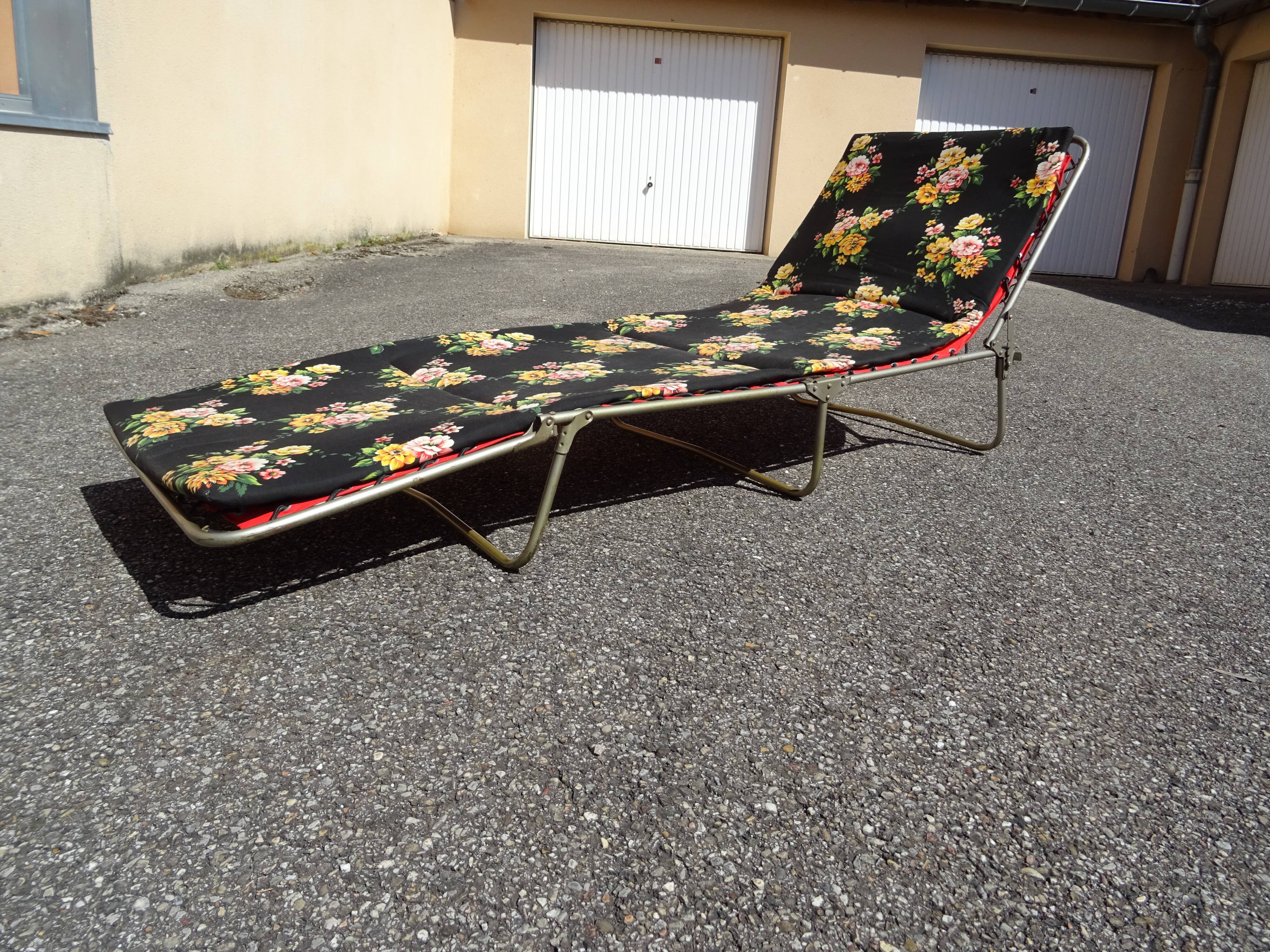 Folding chaise longue cous camp bed with flowers vintage brand Castel Joyeux