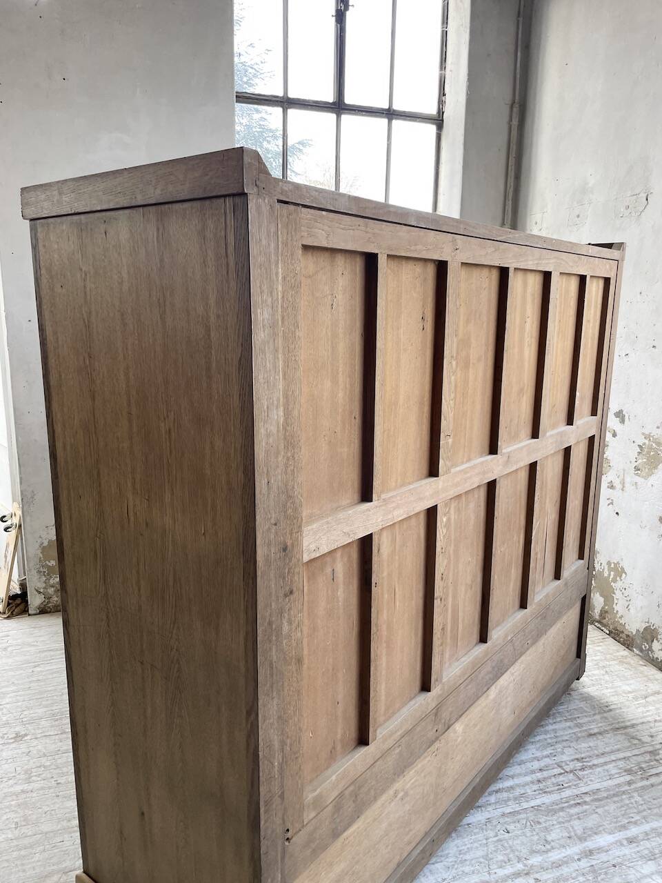 XXL oak display cabinet furniture