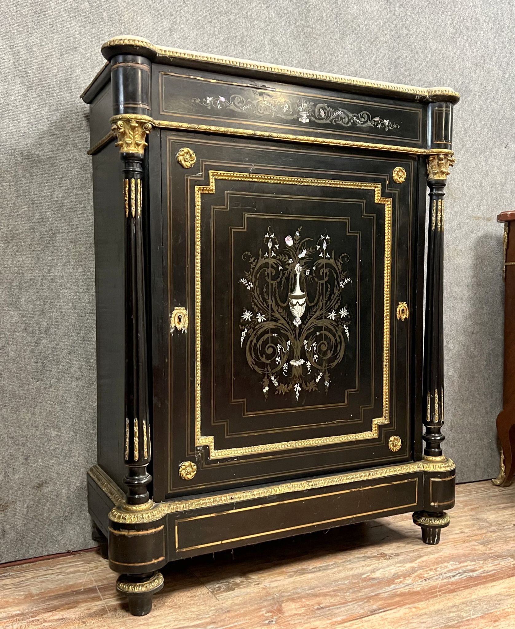 Superbe meuble d'appui Boulle époque Napoleon III laqué noir vers 1850