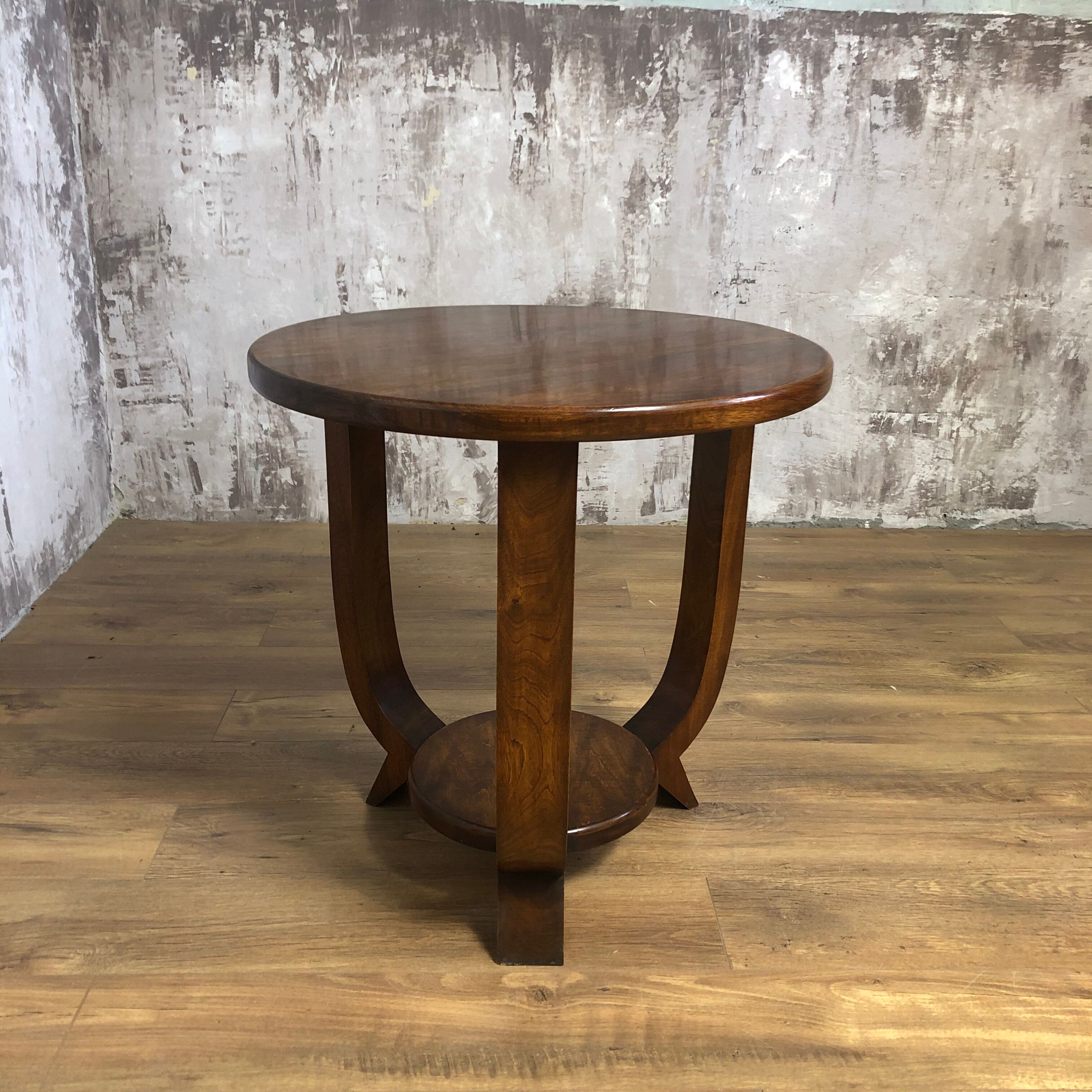 Healing tripode art deco