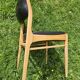 Chaise scandinave assise et dossier similicuir