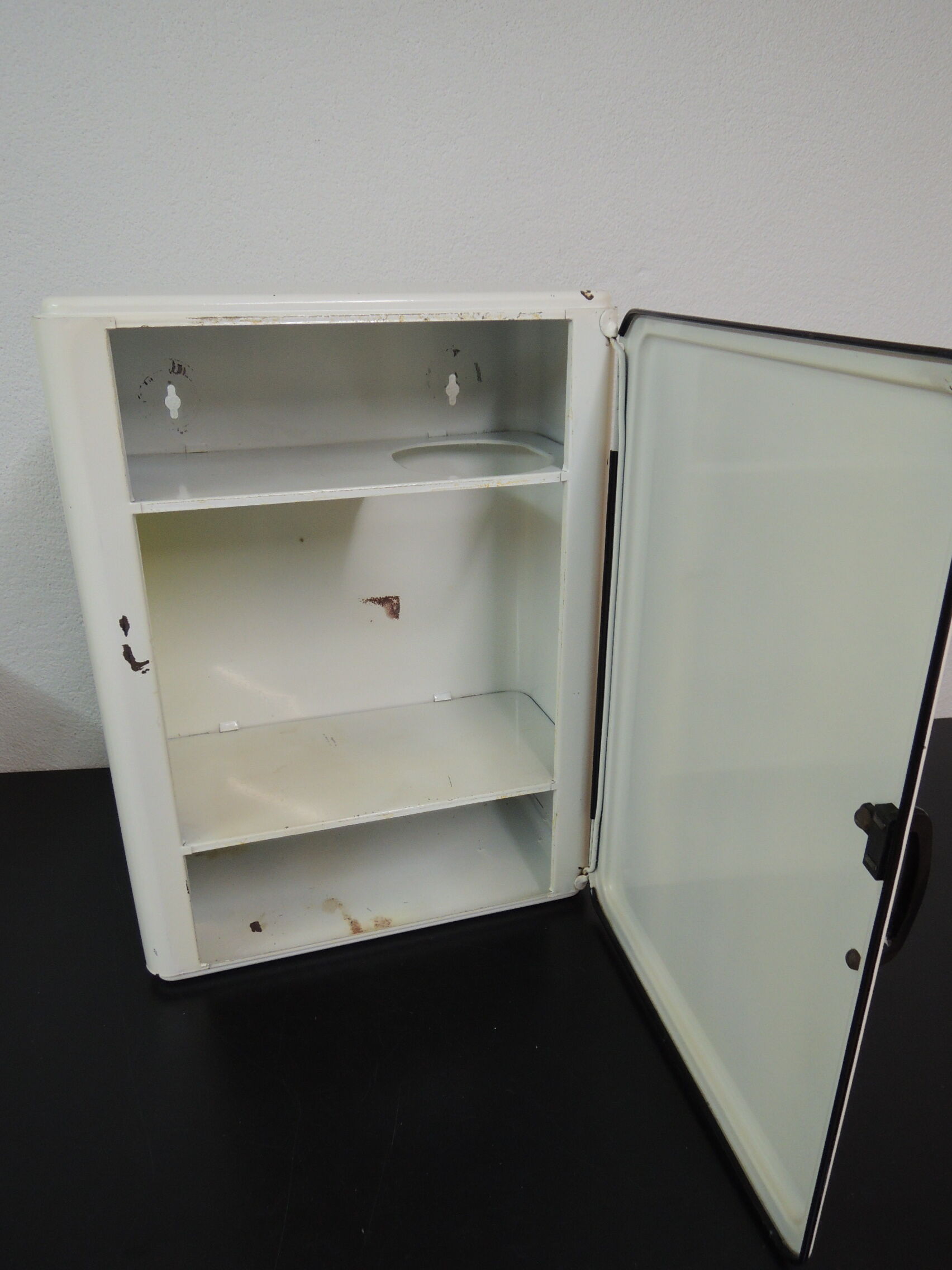 Medicine cabinet