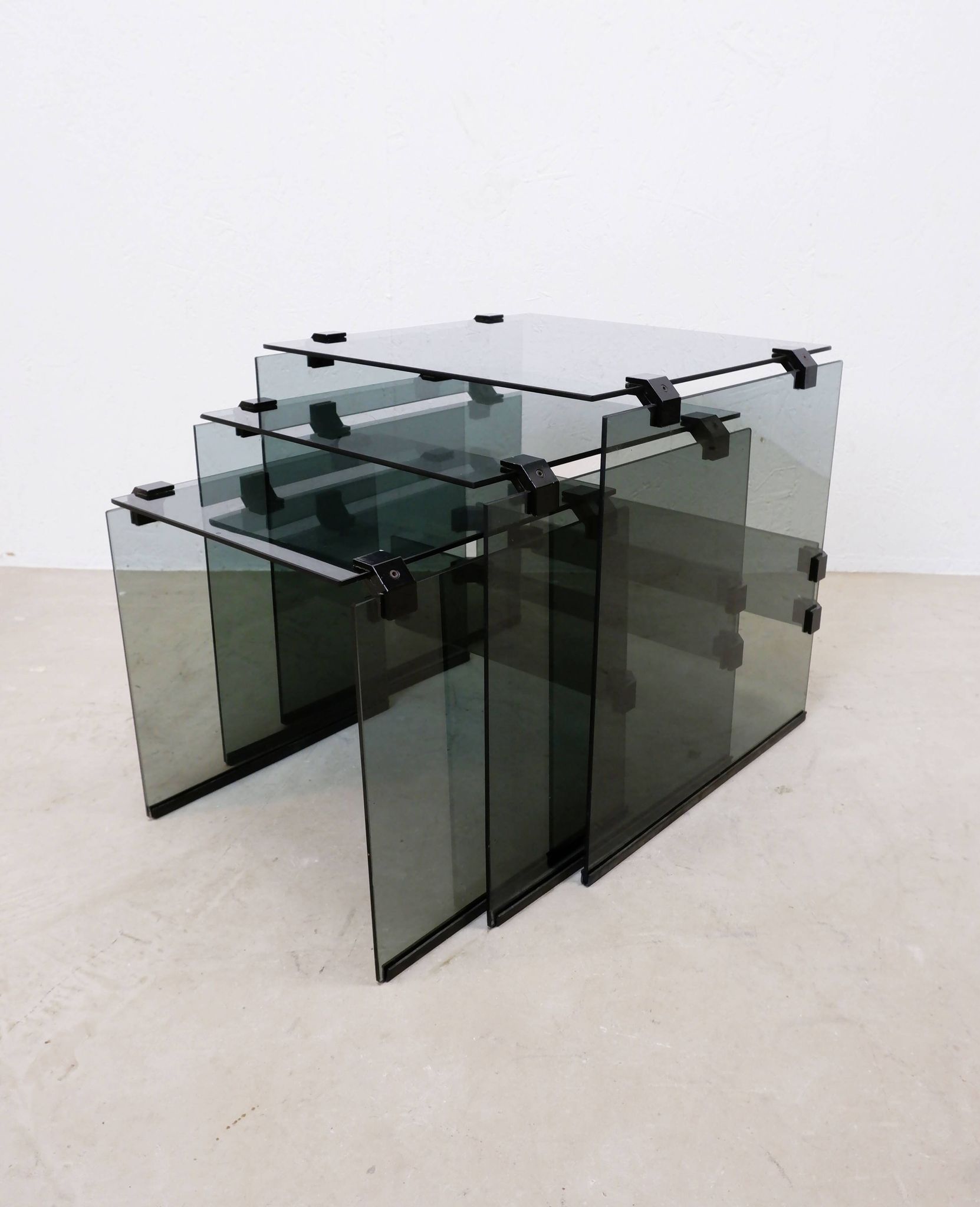 Pieterman Holland Glass-Units nesting tables