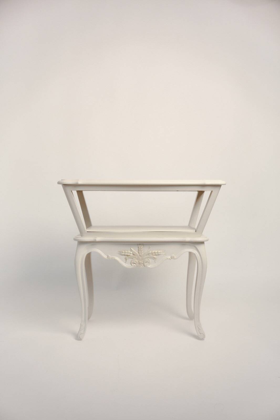 Petite table en bois rénovée Caldas