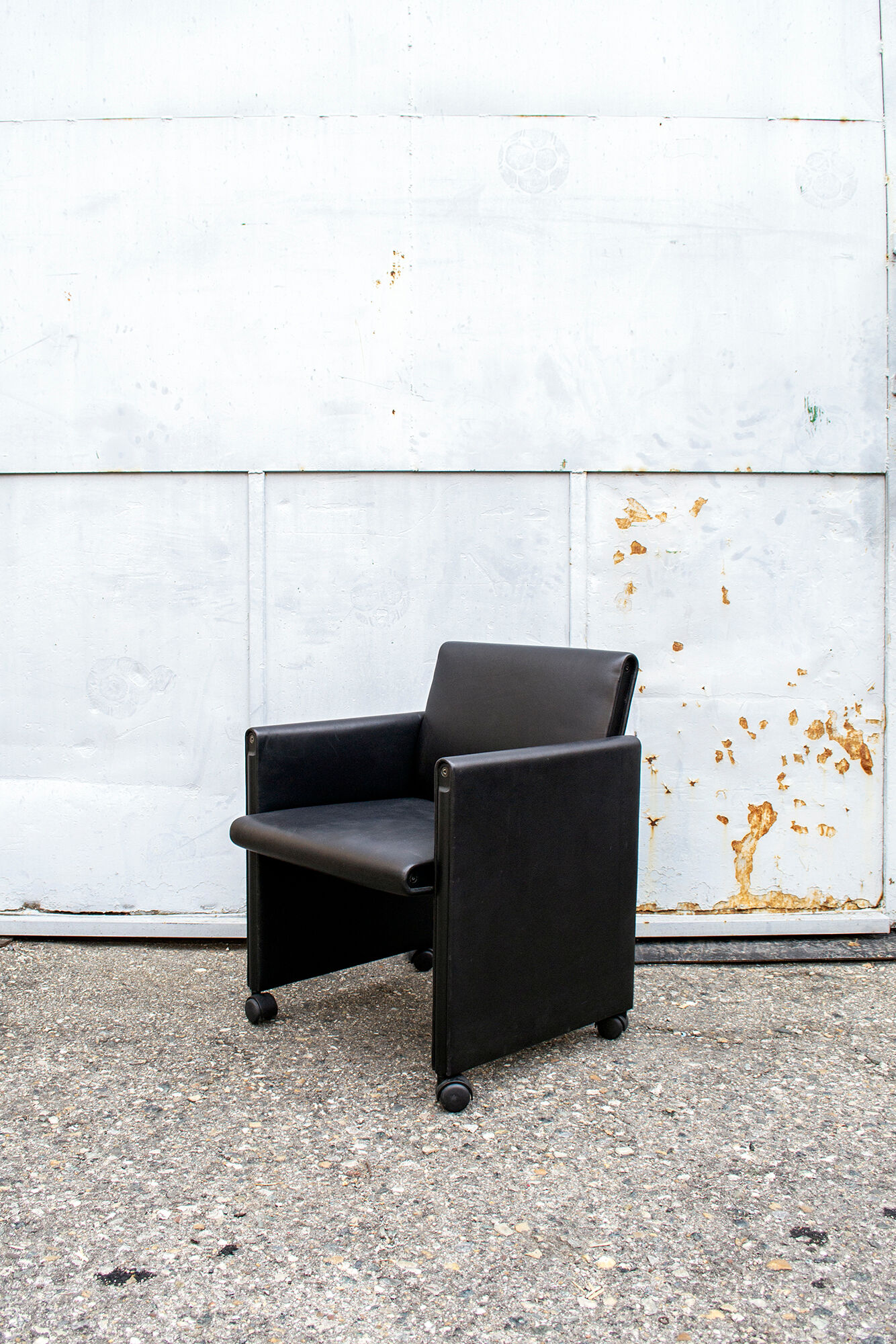 4 leather chairs model Giulietta by Afra and Tobia Scarpa for Meritalia italia 1988