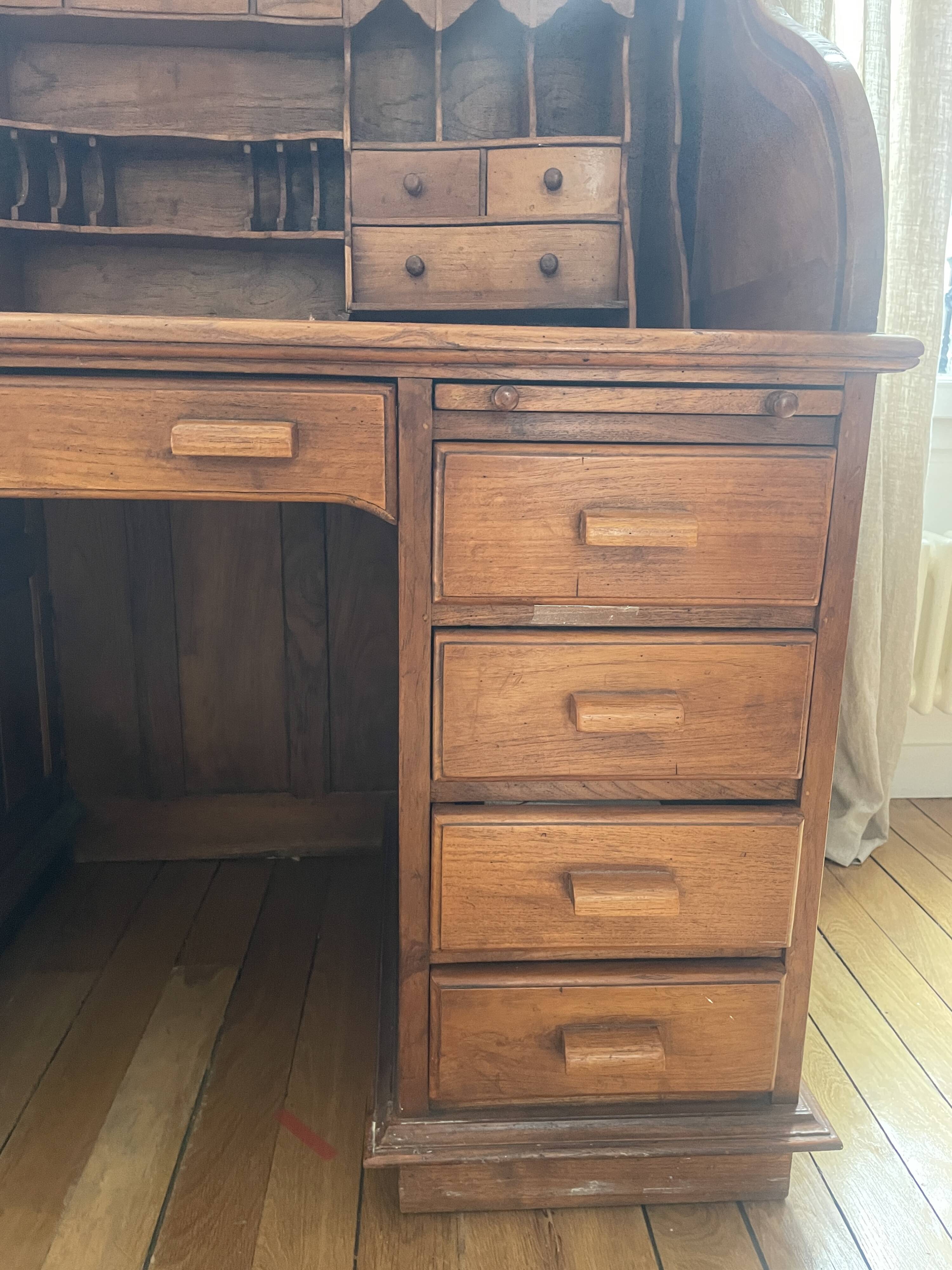 Antique American desk with curtain – original model from the 1920s/30s.
