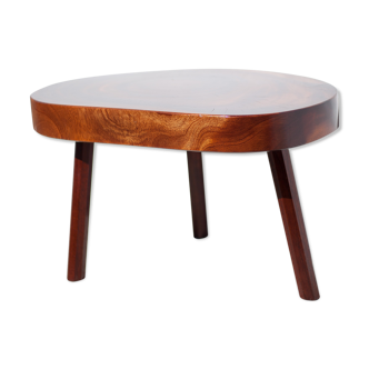 Table basse bois, table tripode, table bois épais, table de salon, brutaliste, design, meuble