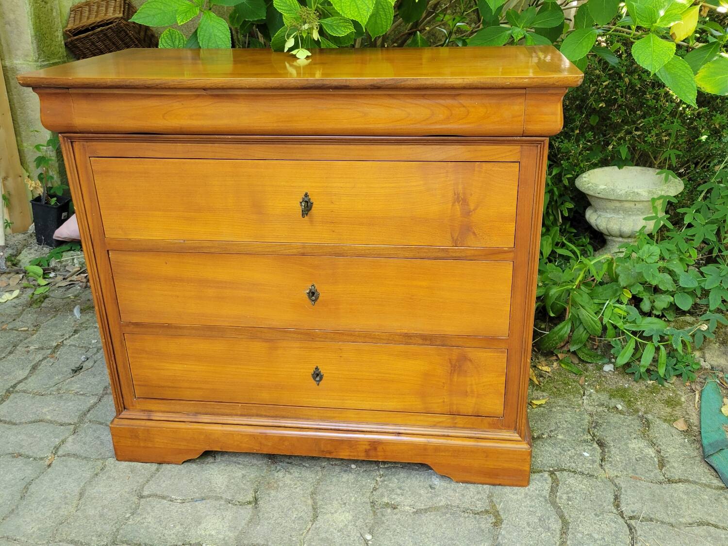 Louis Philippe cherry chest of drawers with lock