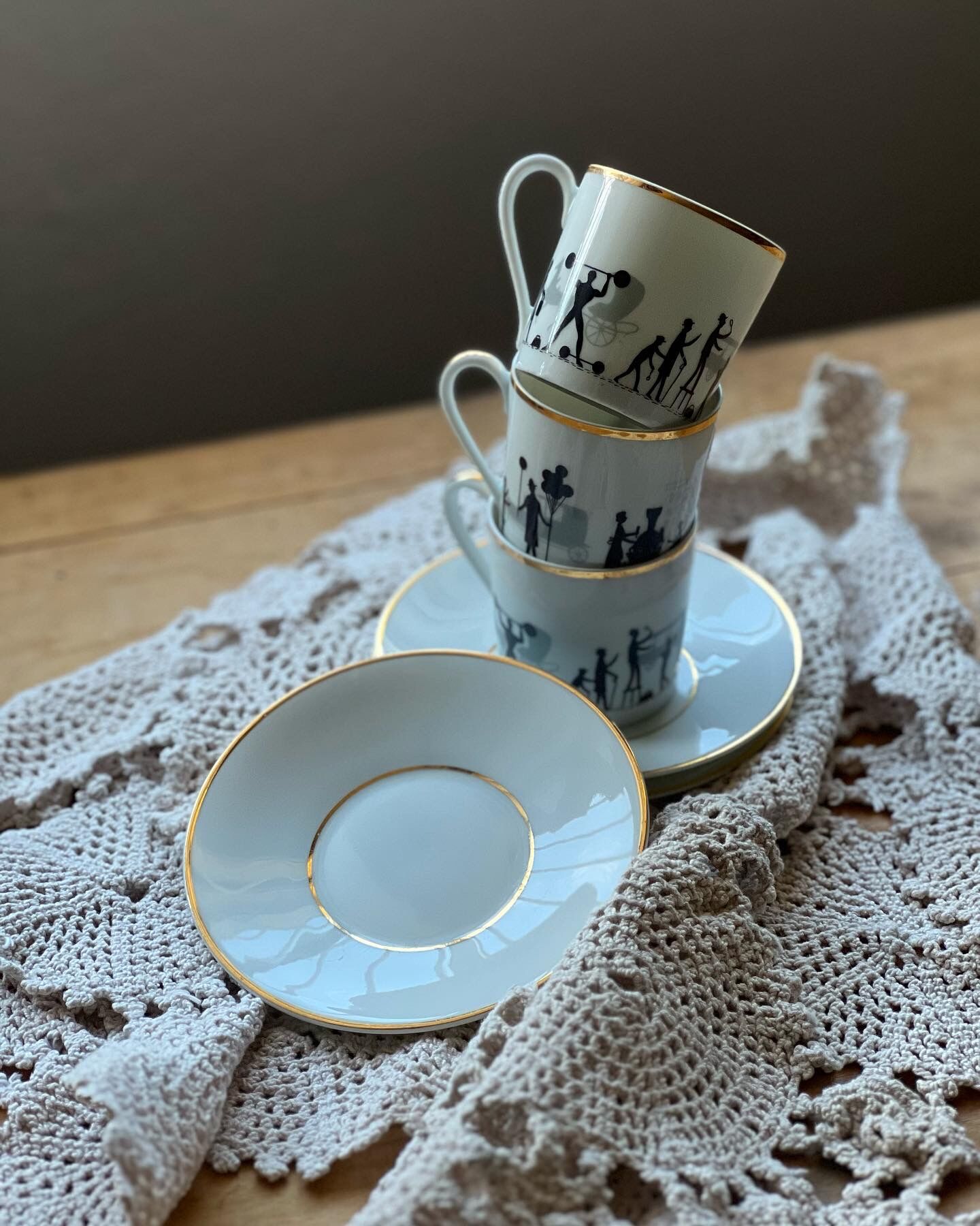 Limoges porcelain coffee cups / Wink to Mr. Silhouette Étienne