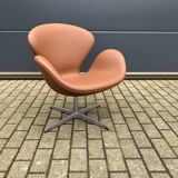 Fritz Hansen Swan chair by Arne Jacobsen in Cognac leather, NEW condition!!