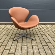Fritz Hansen Swan chair by Arne Jacobsen in Cognac leather, NEW condition!!