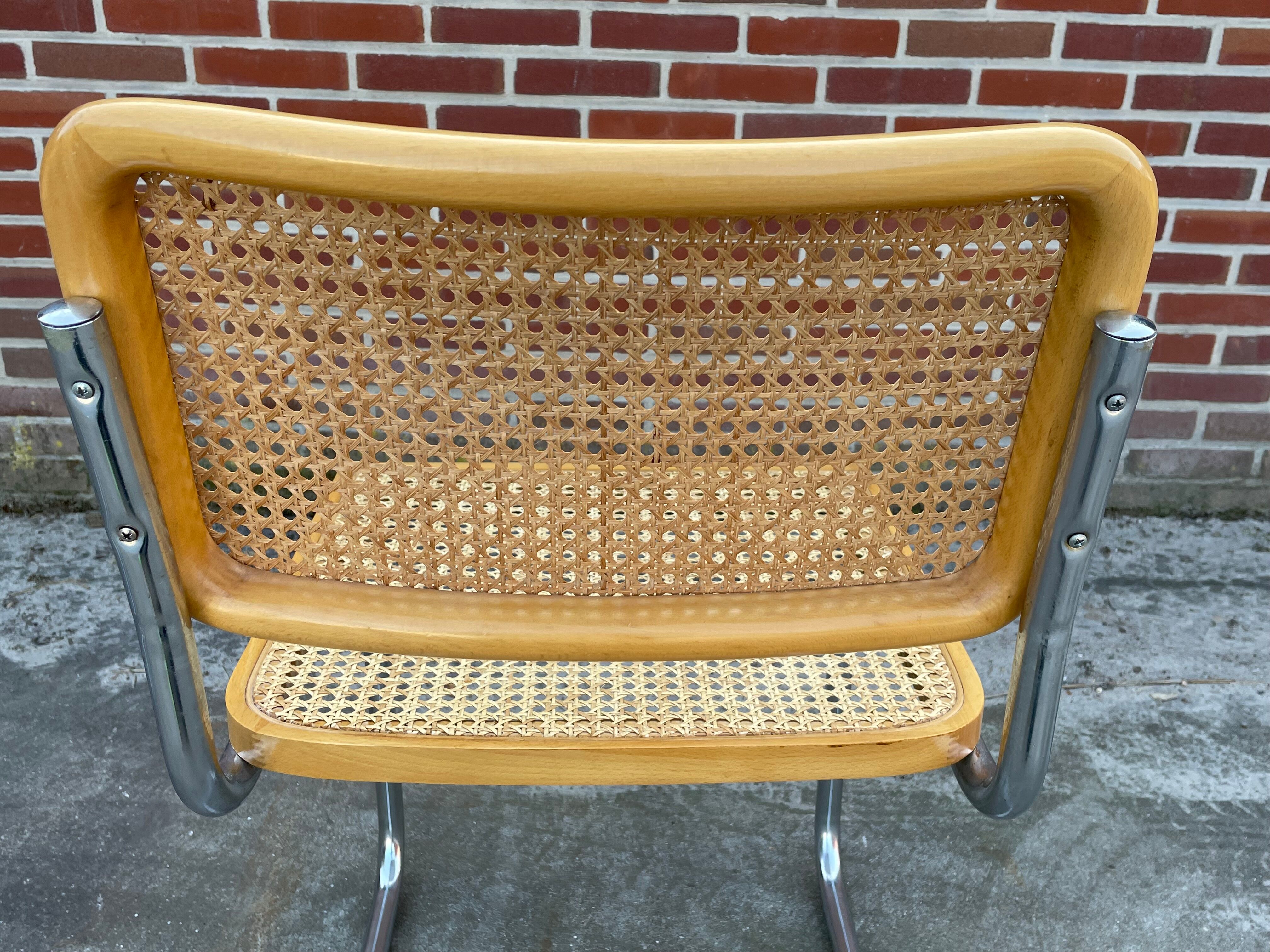 Lot de  4 chaises modèle Cesca B32