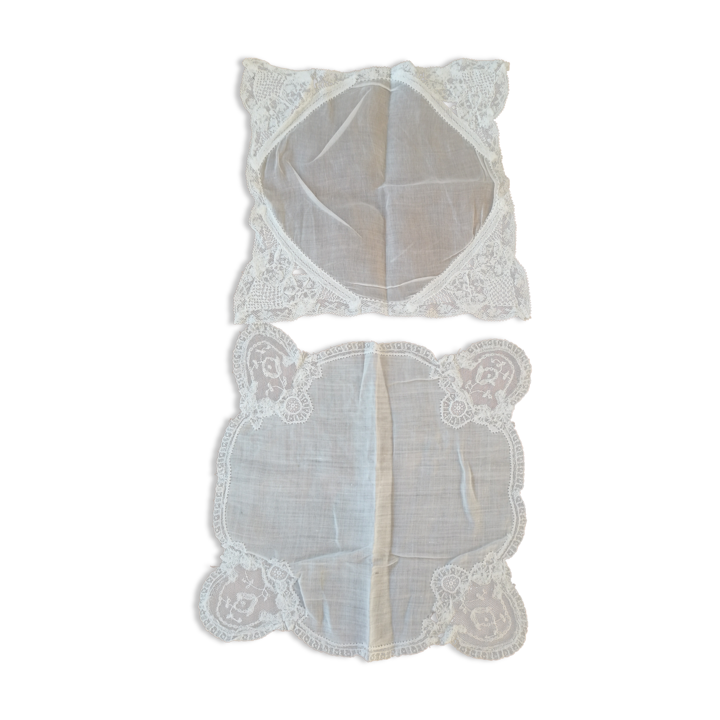 Lot 2 small handmade doilies