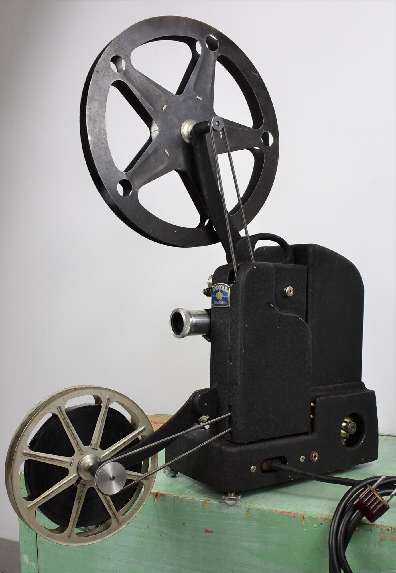 16 mm old projector Royal cinegel France