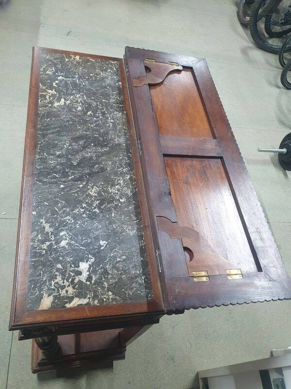 Table, console