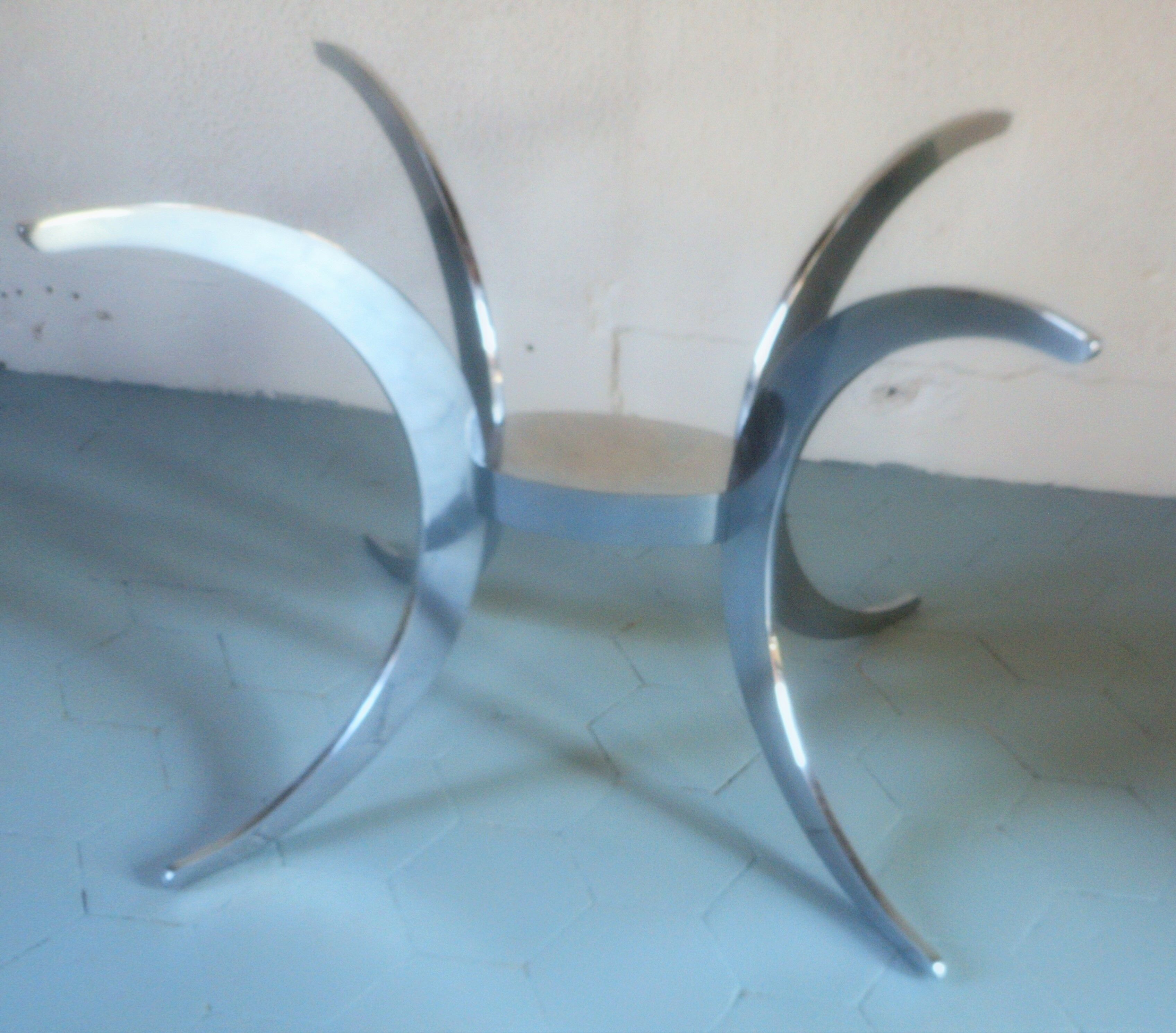 Table en verre fumé