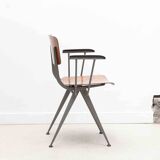 Friso style chair with oak and metal armrests