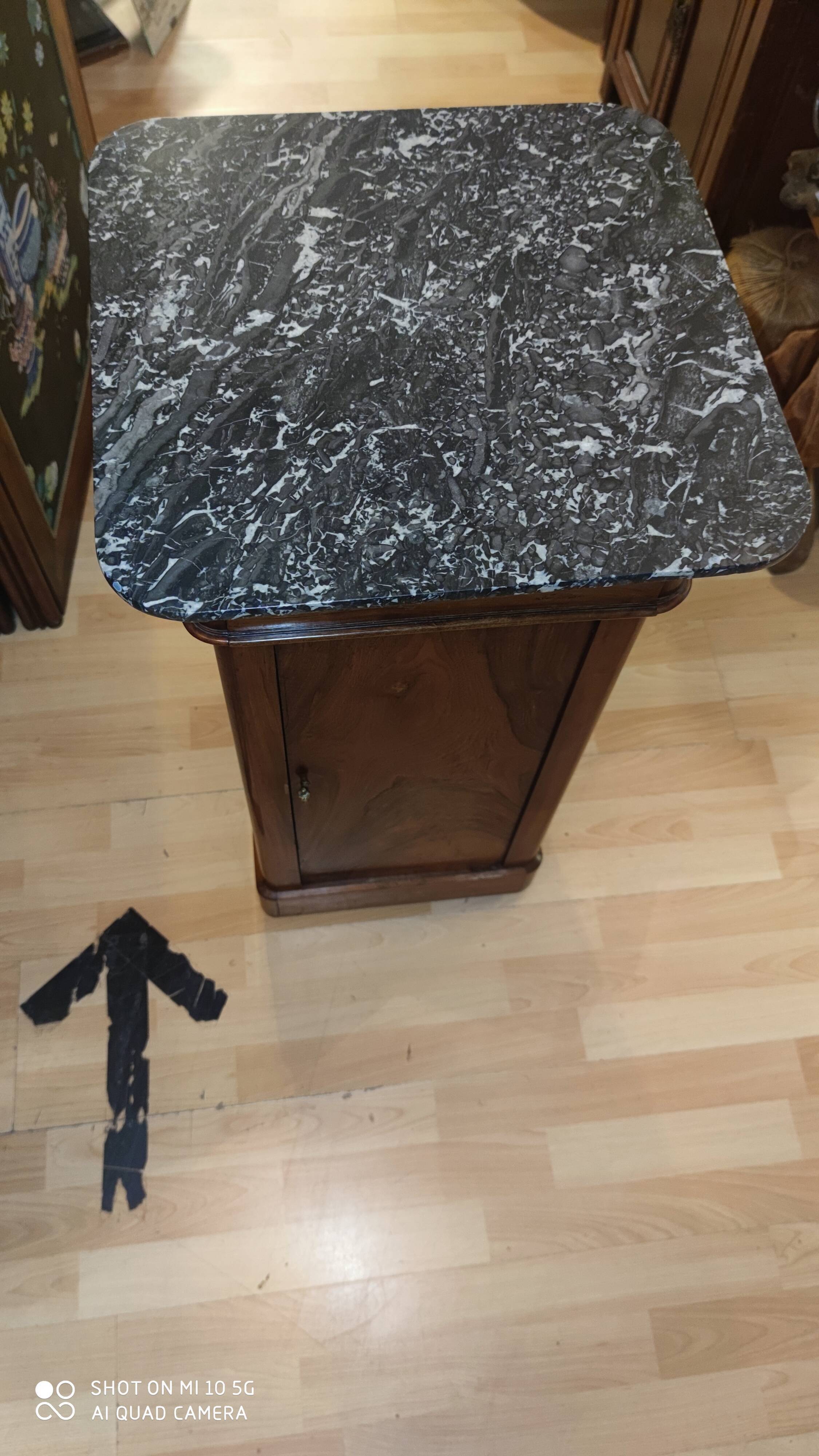 Chevet roulant 4 faces en noyer époque Restauration