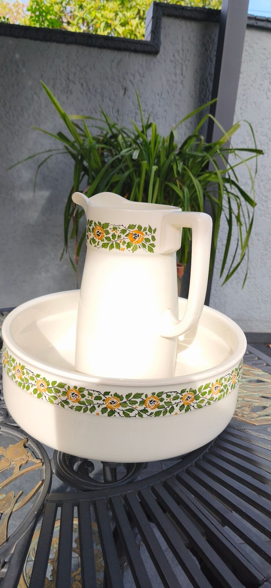 Vintage toilet set in Villeroy & Boch earthenware (1920-1931)