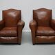 Paire de fauteuils club en cuir avec dossier moustache et cognac, France, 1940s