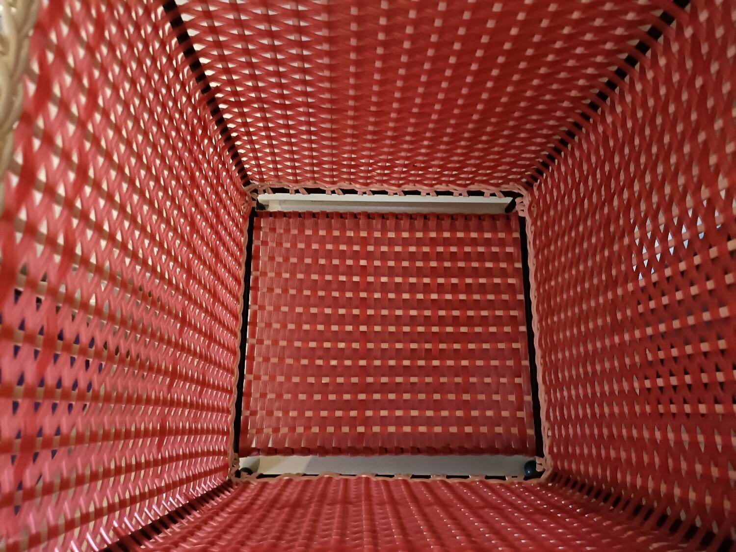 Vintage scoubidou laundry basket