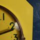 Horloge formica vintage pendule murale silencieuse "FFR Jaune d'or "
