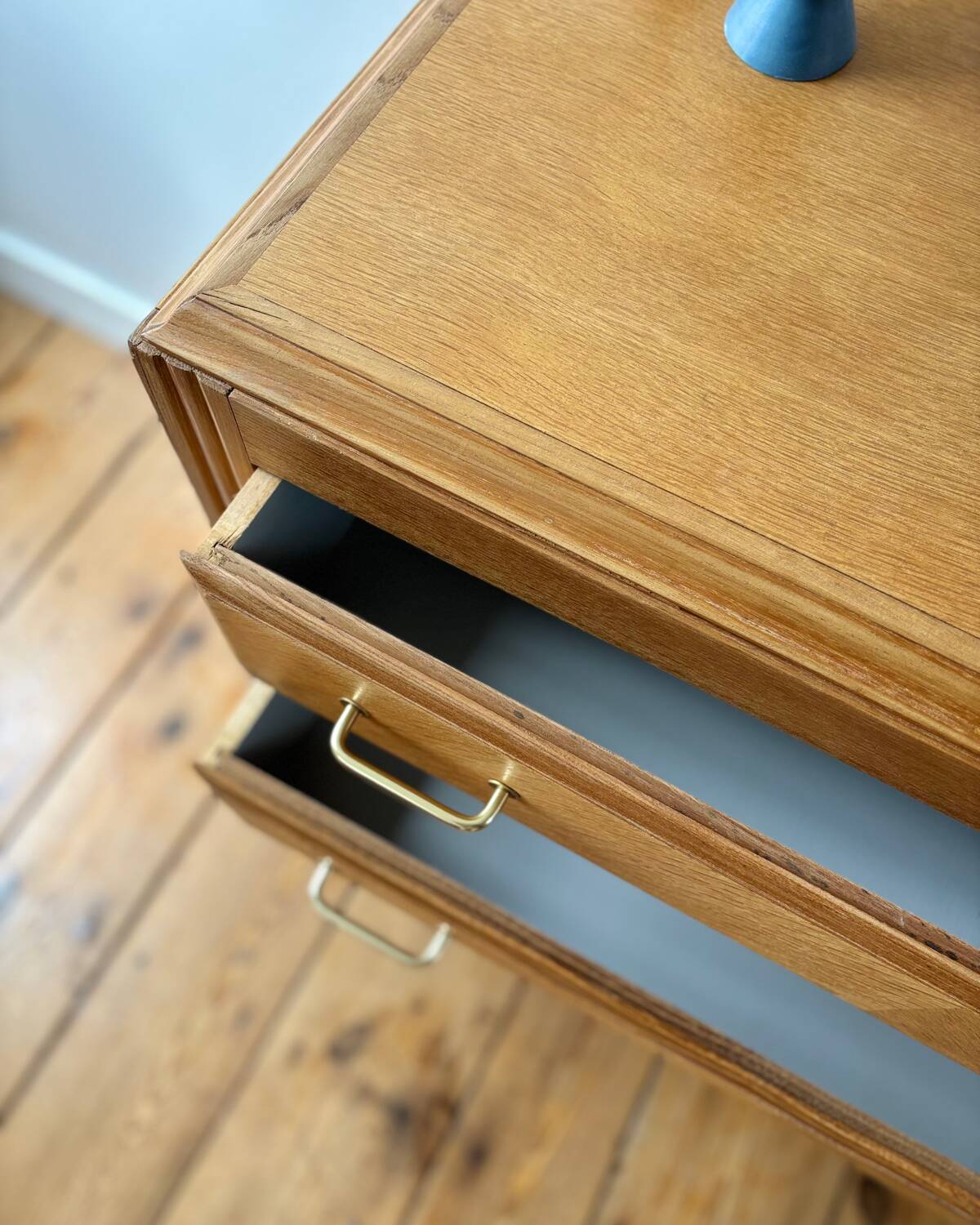 Vintage chest of drawers