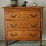 Country chest of drawers in vintage solid oak