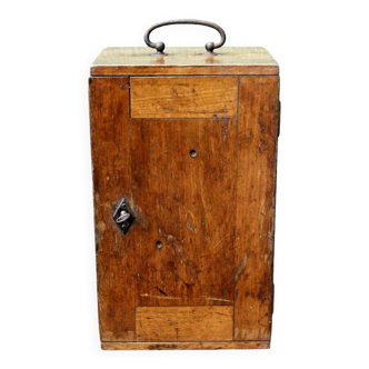 Wooden box, one door