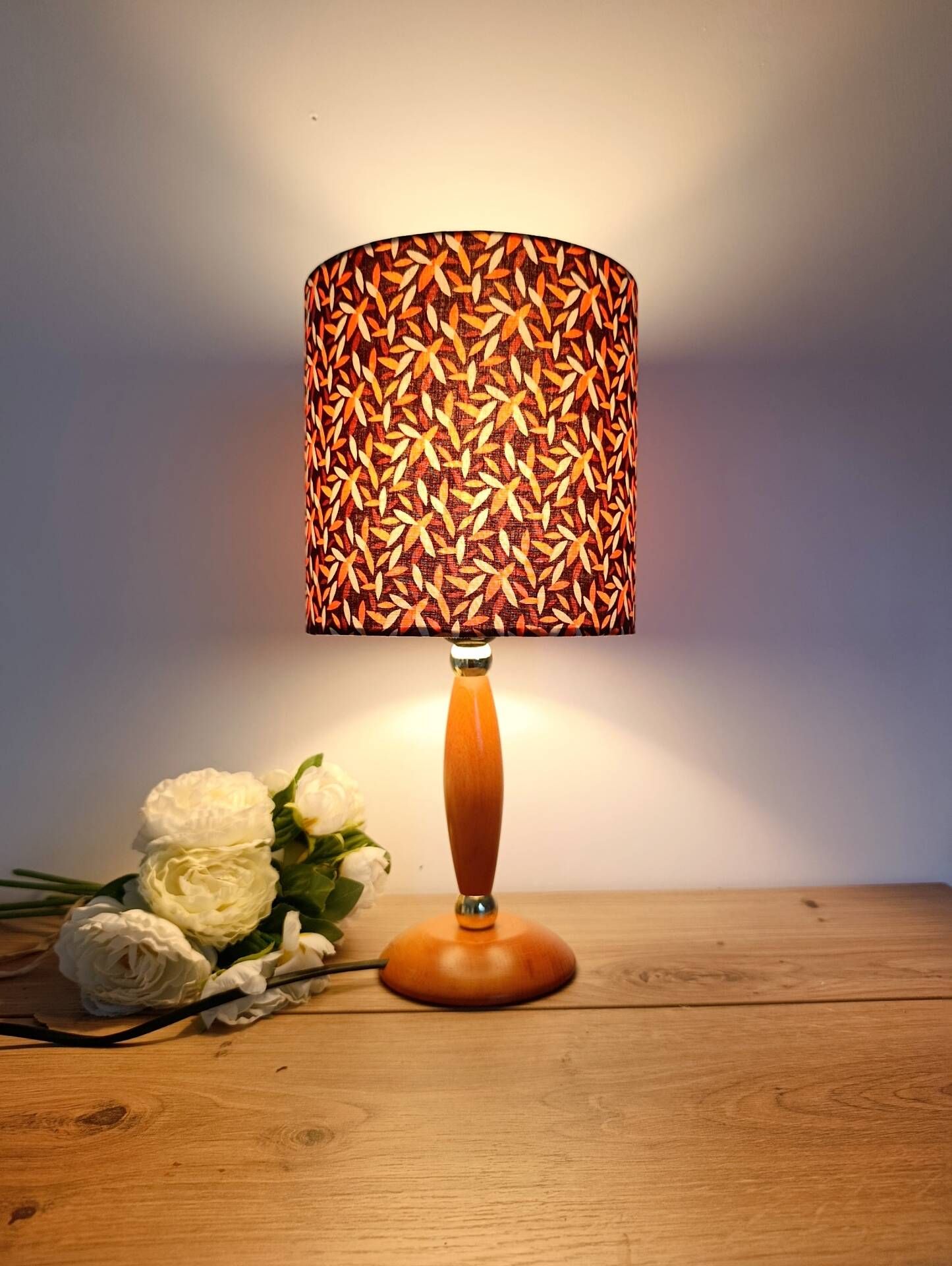 Lampe bois mid-century Abat-jour graphisme végétal