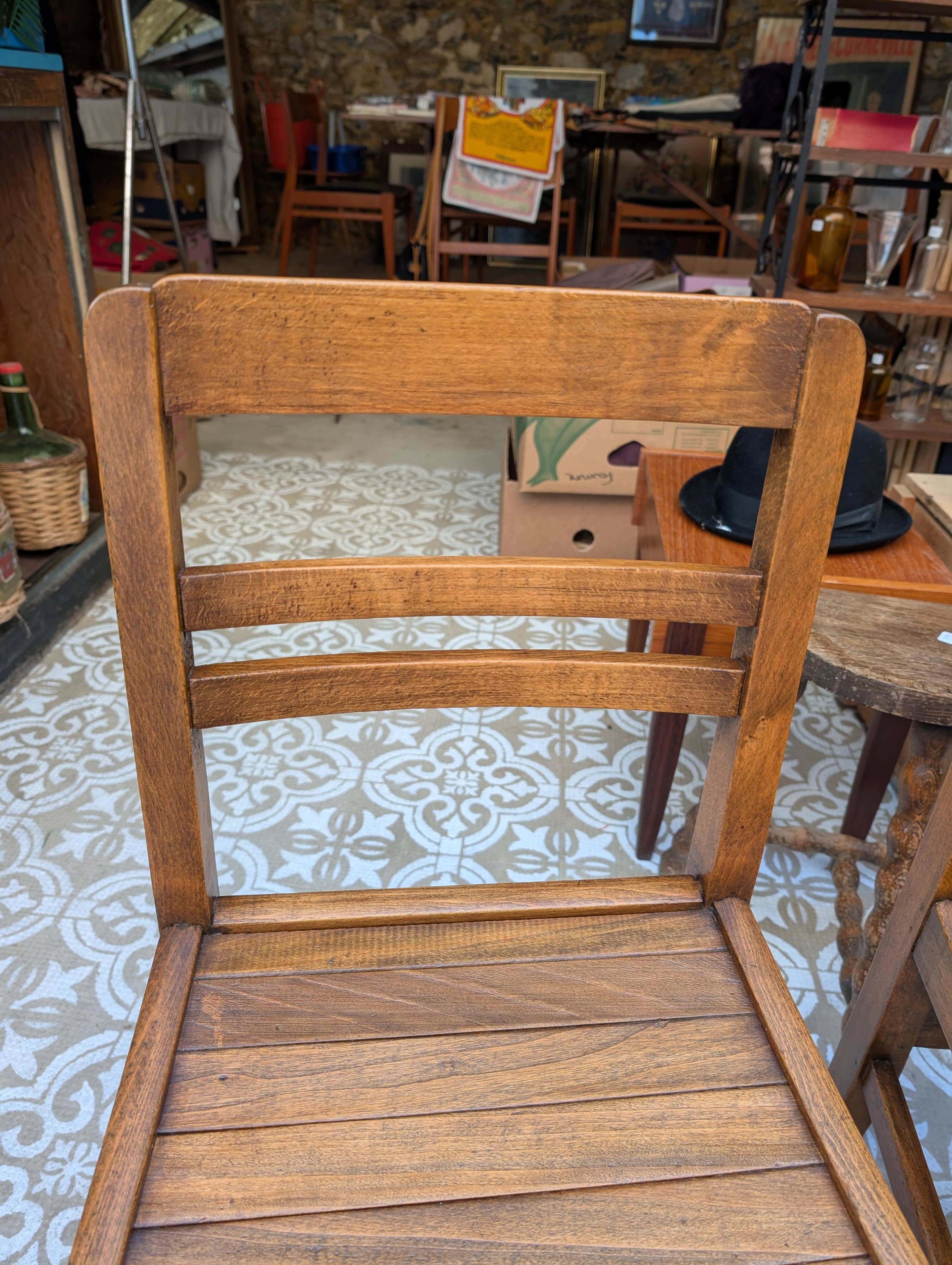 Set of reconstruction chairs