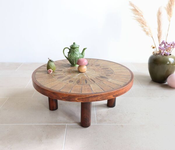 Table basse ronde en bois et céramique par Roger Capron, modèle herbier/garrigue, années 60/70