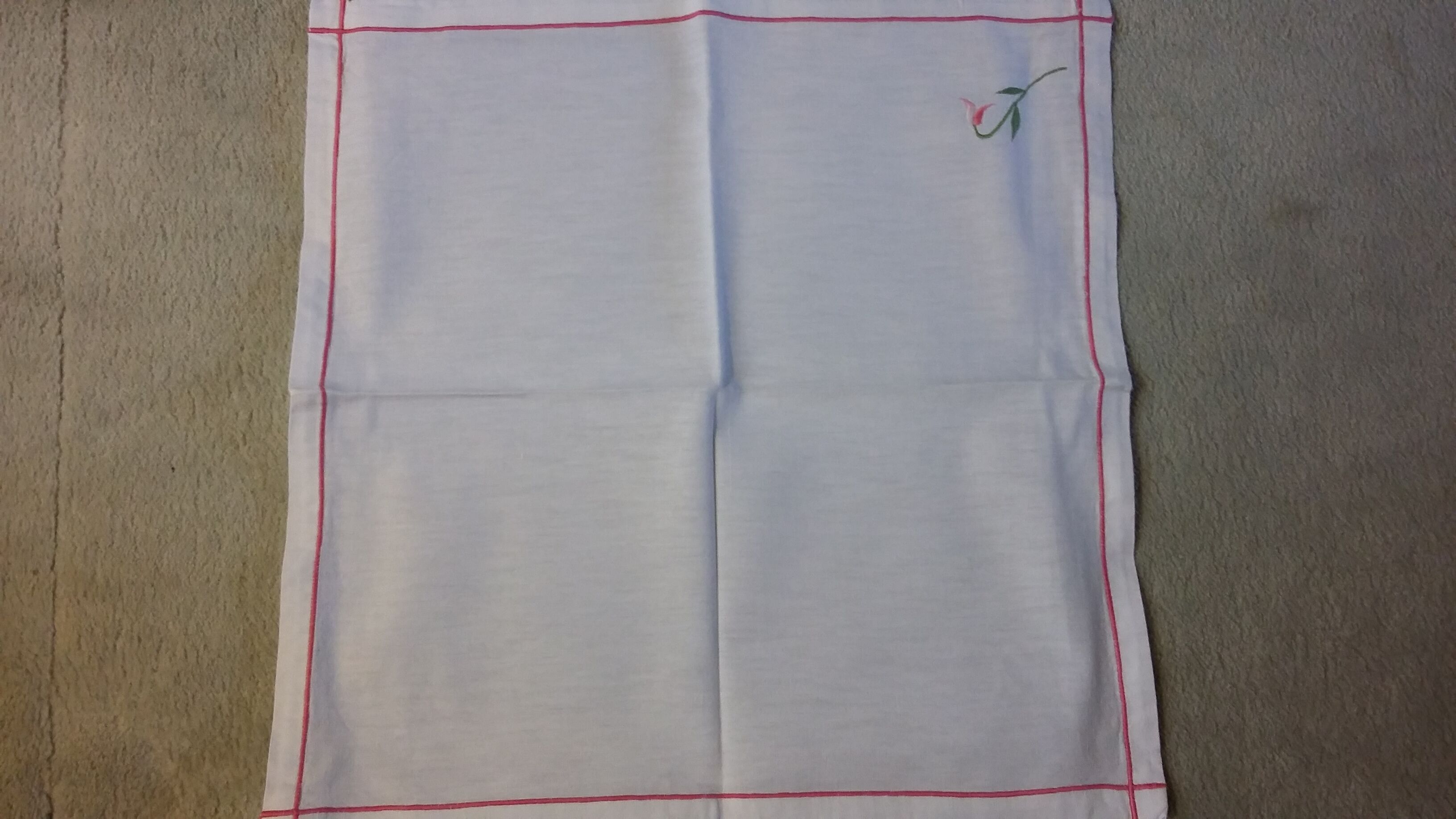 Grande nappe brodée tulipes