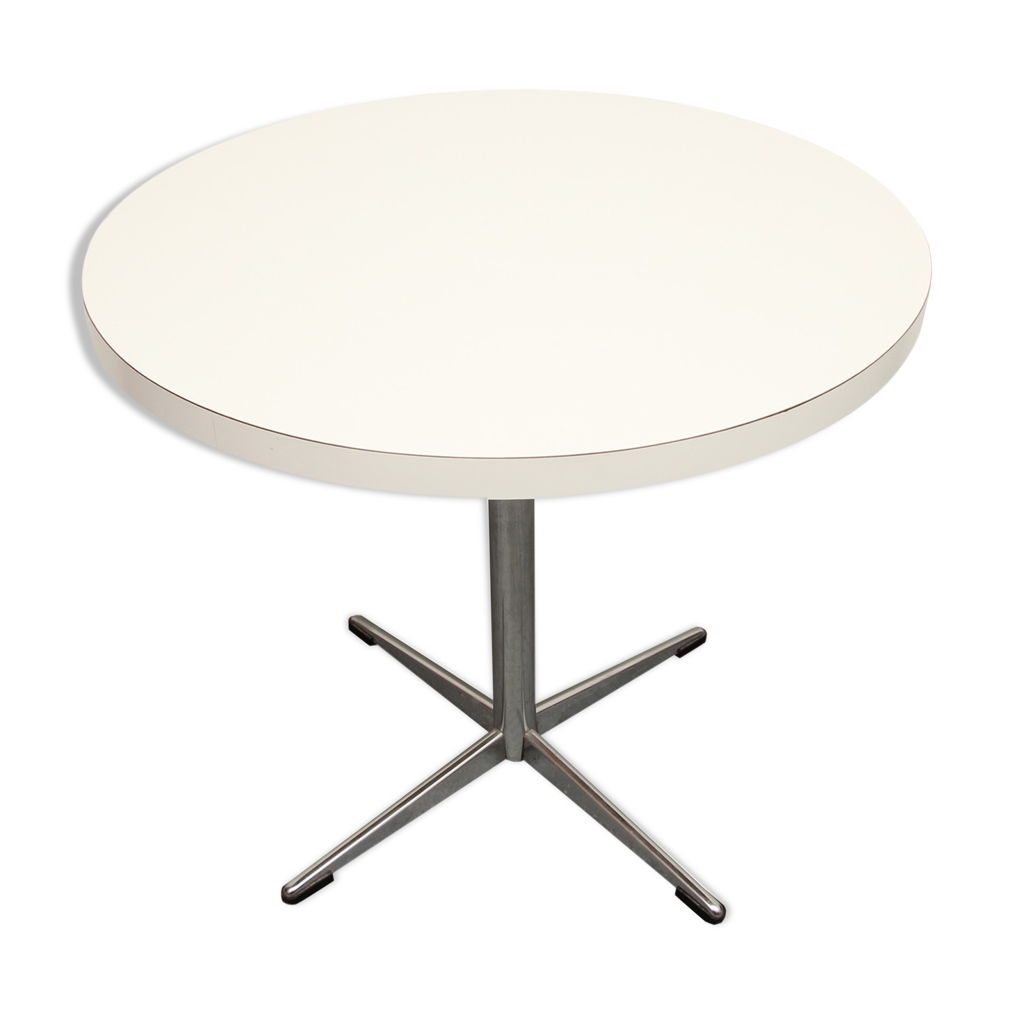 70s coffetbale in white