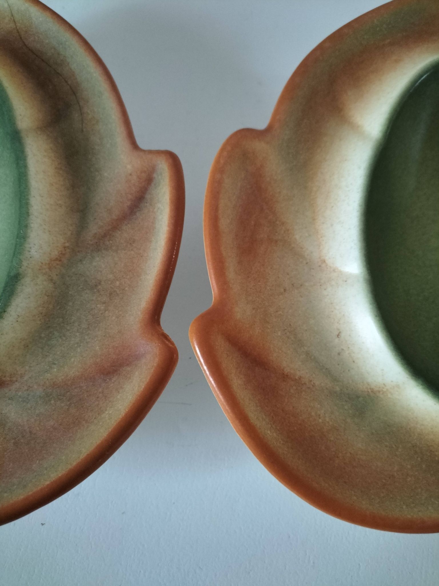 Pair of biomorphic bowls Salins France moss green, 1950s