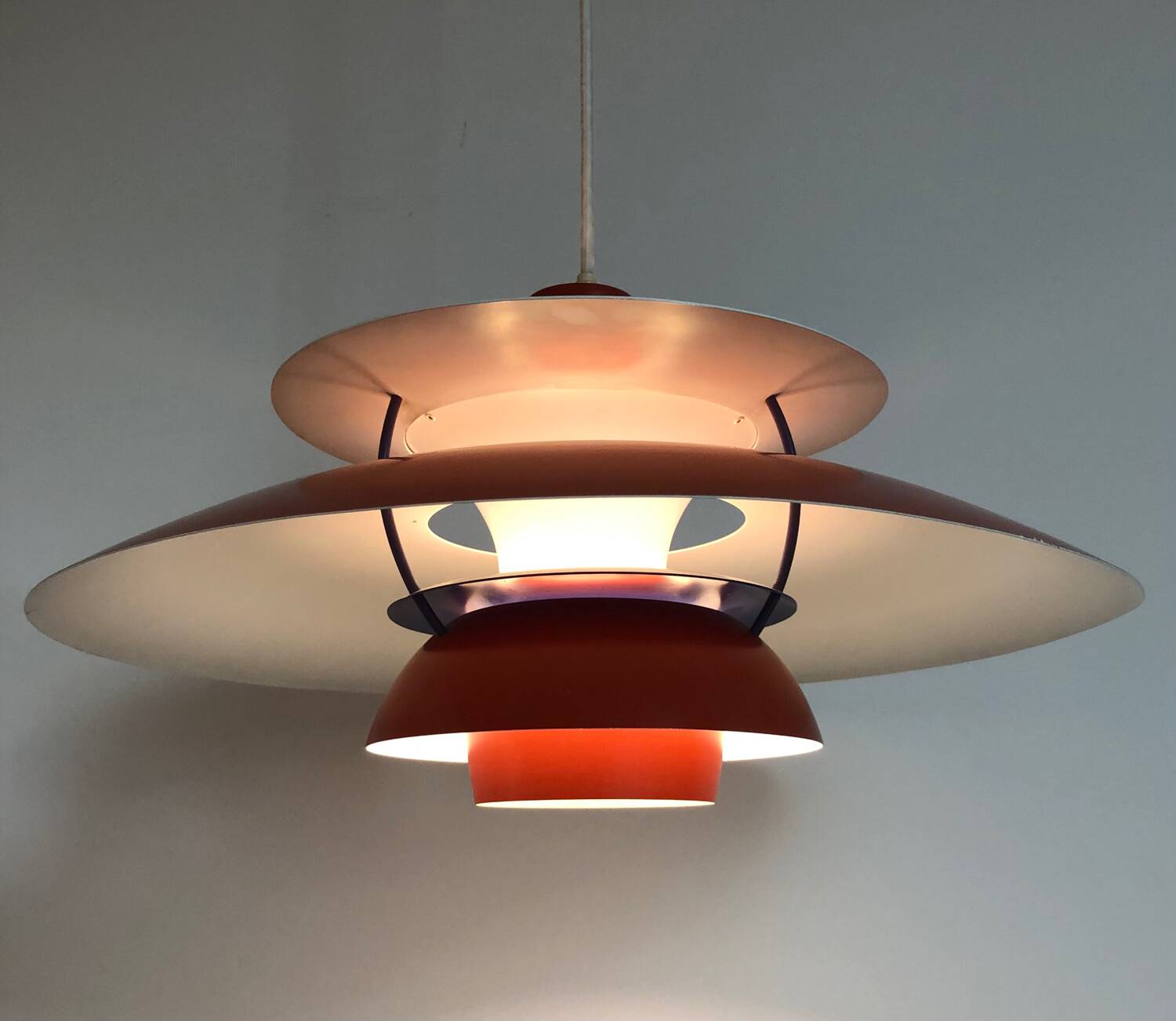 Danish vintage PH5 pendant light (Poul Hennigsen for Louis Poulsen)